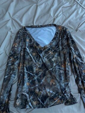 Camo Long Sleeve V-Neck Shirt - Realtree-Style